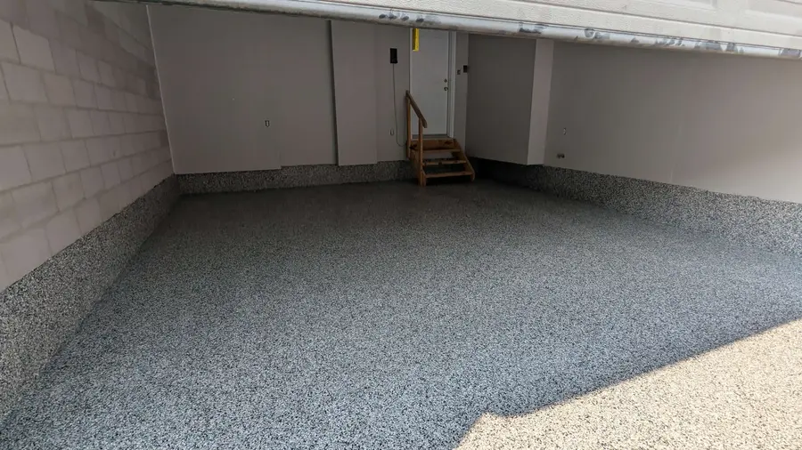Garage floor epoxy North York - flake decorative system and non-slip texture